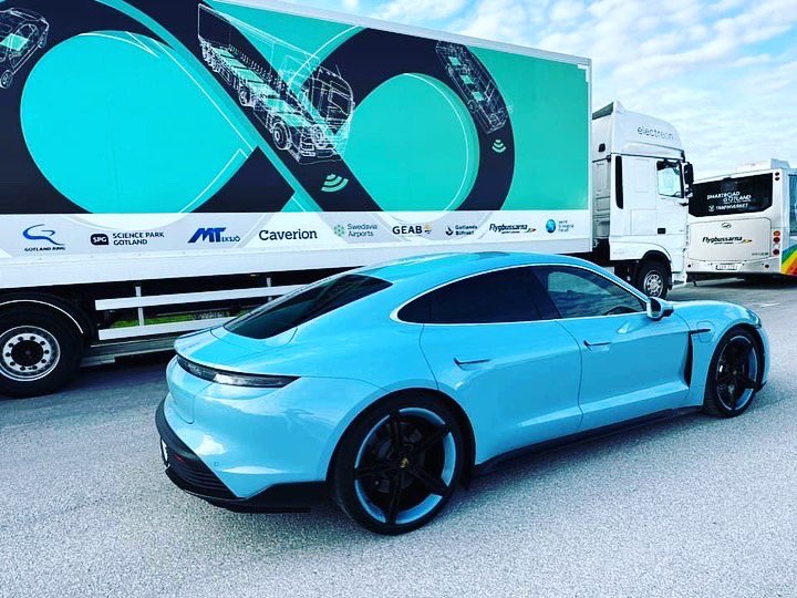 GotlandRing_RTC's tweet image. Take charge. We had even a world speed record for charging an EV, this thanks to our amazing supercharger partners. A big thank you goes to Kempower, Nimbnet, Virta, and OneCo! #kempower #nimbnet #virta #oneco #gpe_gotlandring #gotlandring #racetrack #ev #sustainability #charge