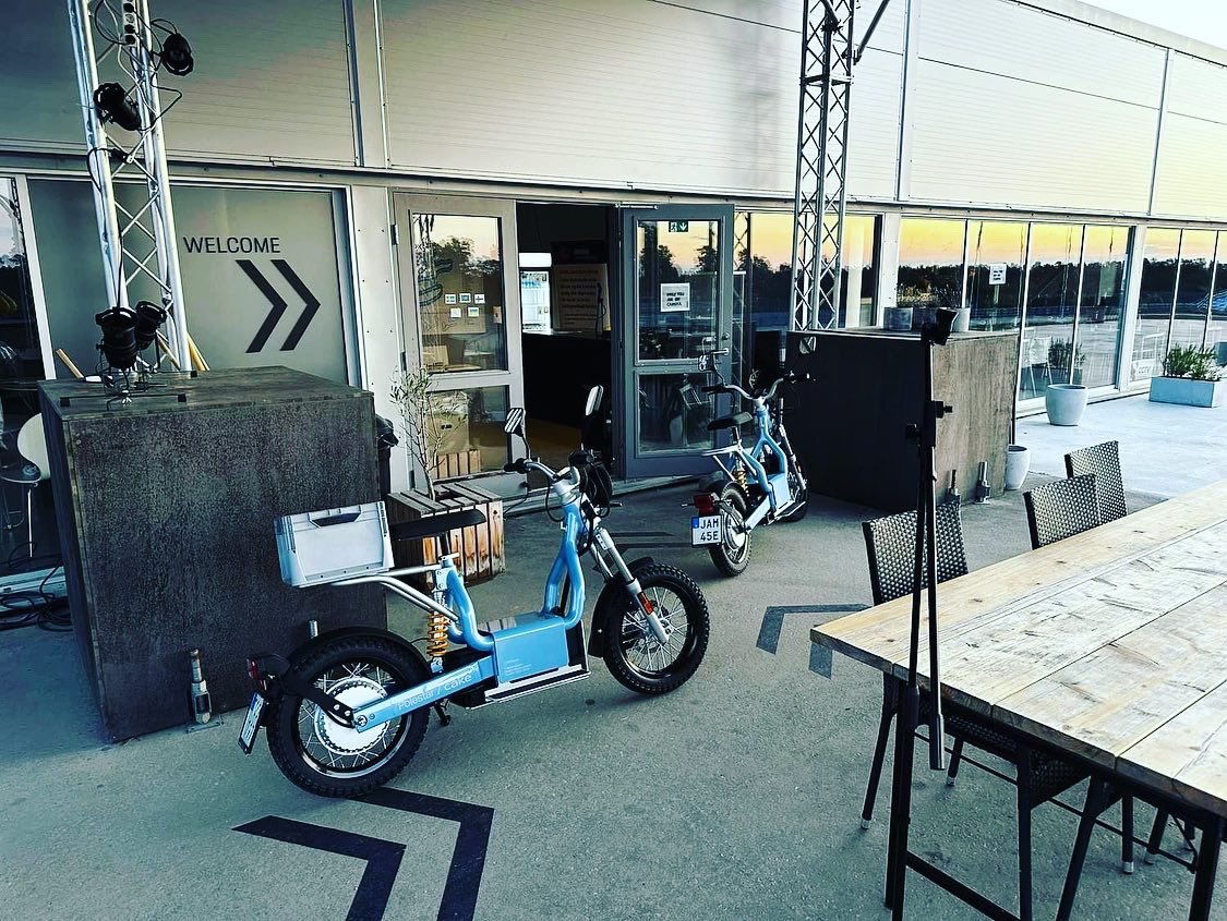 GotlandRing_RTC's tweet image. Take charge. We had even a world speed record for charging an EV, this thanks to our amazing supercharger partners. A big thank you goes to Kempower, Nimbnet, Virta, and OneCo! #kempower #nimbnet #virta #oneco #gpe_gotlandring #gotlandring #racetrack #ev #sustainability #charge