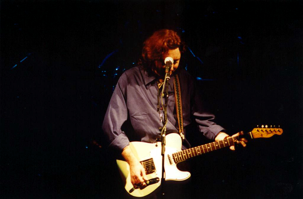 RewritingRory's tweet photo. Some fantastic photos of Rory on stage at the Tegelen Blues Festival in 1993. This was the third time that Rory performed at the iconic Dutch festival. You can watch part of the Tegelen concert here - https://t.co/c6Jcyrycgu

#rorygallagher #blues #1990s https://t.co/KKLeW1bpuQ