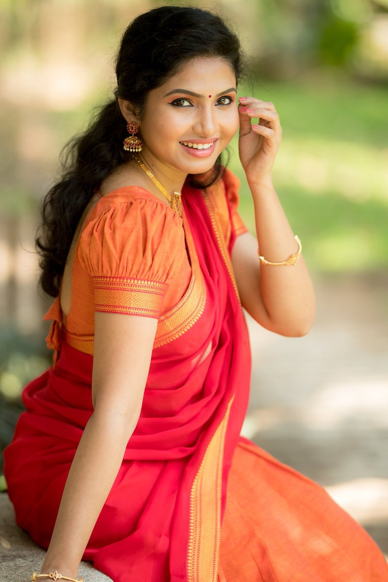 SMurali0108's tweet photo. ஒவ்வொரு சிரித்த முகத்திலும் வலி நிறைந்த இதயம் இருக்கும் https://t.co/MnE0LZhcZ6