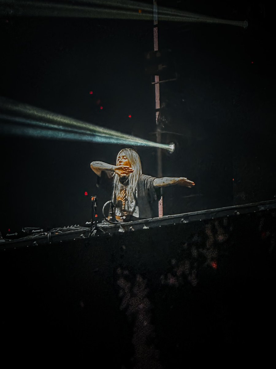 OhDamnItsJake's tweet photo. I seem to always capture the dopest pics of the dopest artist @awonderland 😎 https://t.co/NJSrn3Wut9