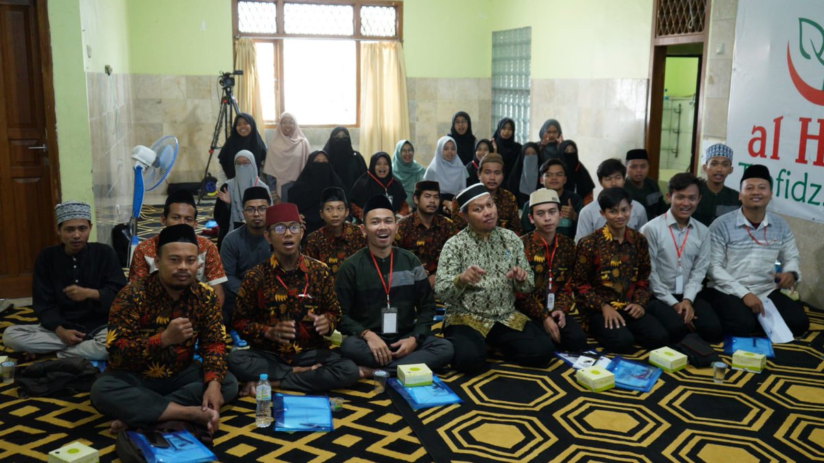 Laziswafalhilal's tweet photo. "Akademi Guru Quran Al Hilal Khusus Asatidz Pesantren Al Hilal" telah dilaksanakan bersama Kak Imung dan Mas Wuntat Wawan Sembodo pada Ahad (03/09/2023)
#p2ga #KakImung #akademiGuruQuran #AlHilal https://t.co/A8aCikmAFT