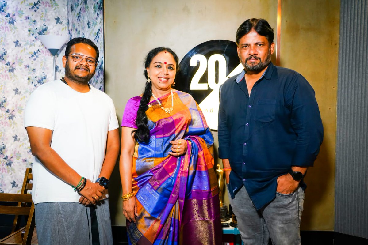 KollyStudio's tweet photo. First Time Carnatic Singer #SudhaRaghunathan Sings #Gaana for
#ChimbudevensNext @GhibranVaibodha Musical
titled #BOAT
Maali and Manvi #PrabhaPremkumar Production starring @iYogiBabu
A @chimbu_deven Film
#முழுக்கமுழுக்ககடலில்
#ThroughOutInMidSea
@CtcMediaboy https://t.co/lB8ihU8ImB