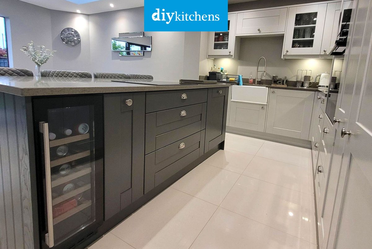 DIY_Kitchens's tweet photo. 🌟 Helen from Manchester shows us her completed Innova Linwood Carbon &amp; Dove Grey Shaker #kitchen, supplied by DIY Kitchens (Ref:3413) - https://t.co/DYuydKOQuL

Visit https://t.co/mDGIyY2X5f to see how much you could save on your dream kitchen!

#linwood #shakercabinets https://t.co/p5Lw6rZitl
