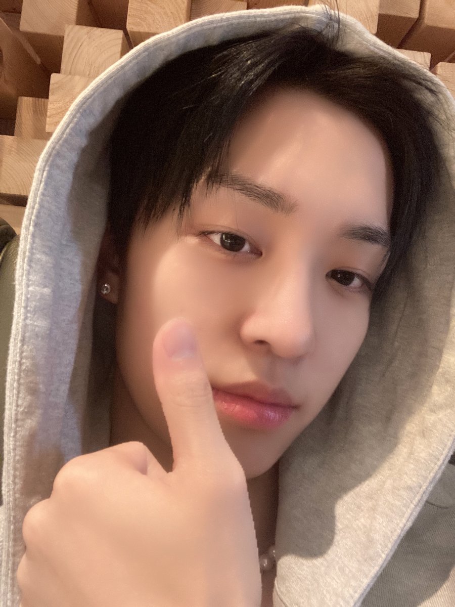 ATBO_members's tweet photo. [#석락원]
짜자잔✨

#ATBO #에이티비오
#SeokRakwon https://t.co/oPg8KZMcSg