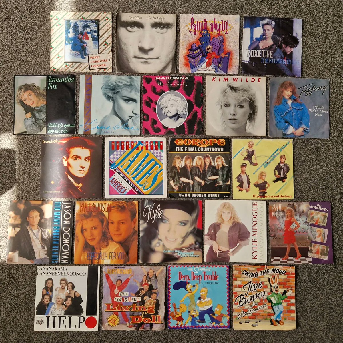 interghost's tweet photo. After 3 hrs at the #CarBootSale I found some pretty decent #Boooks #vinyls & #Games
#StephenKing #JamesHerbert #AnneRice #WilburSmith #GoT #TMNT #PS3 #80s #90s https://t.co/exB3ok01X0