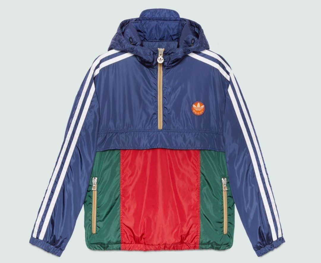 🩵오늘의 종대템🩵
아디다스 x 구찌 (파라슈트 나일론 자켓 블루) 
종대는 상.하의 세트로 입은 것 같습니다