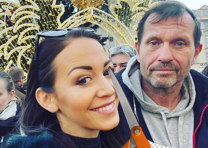 Paralelni_Listy's tweet photo. ZE SVĚTA: Jaromír Soukup včera prostřednictvím Agáty Jaromíra Soukupa prohlásil, že Agáta Jaromíra Soukupa již nebude Jaromíra Soukupa, a nadále se bude jmenovat Agáta Soukupová bez toho, aby měla partnerský vztah s Jaromírem Soukupem. Podle bývalé partnerky Jaromíra Soukupa Agáty Soukupové s Jaromírem Soukupem již nějakou dobu nesdílí lože Jaromíra Soukupa, a Jaromír Soukup a Agáta Jaromíra Soukupa žijí odděleně. Agáta Jaromíra Soukupa je dokonce názoru, že život bez Jaromíra Soukupa se jí zdá tak nějak snesitelnější než představa, že by Agáta Jaromíra Soukupa stále byla partnerkou Jaromíra Soukupa, a proto požádala o rozvod s Jaromírem Soukupem, který podle všeho Jaromír Soukup přijal.

Momentálně není známo, zda bude dítě Jaromíra Soukupa pobývat spíše s Jaromírem Soukupem, nebo bývalou partnerkou Jaromíra Soukupa Agátou Soukupovou. Na závěry je však stále brzy, protože k rozvodu Jaromíra Soukupa a Agáty nepatřící Jaromíru Soukupovi Soukupové, rozené Hanychové, ještě nedošlo. Stejně tak není zatím známo, zda soudní líčení rozvodu Jaromíra Soukupa bude promítáno na obrazovkách prostřednictvím televizní stanice Jaromíra Soukupa, nebo bude celé řízení provázeno za zavřenými dveřmi Jaromíra Soukupa v soukromém kolečku soudkyně Barbary Jaromíra Soukupa. 

Stejně tak není známo, zda bývalá partnerka Jaromíra Soukupa, Agáta Soukupová, bude po rozvodu s Jaromírem Soukupem nadále využívat příjmení Jaromíra Soukupa, nebo zda bude Agáta Soukupová Hanychová, nebo si nabrnkne nějakého dalšího zbohatlíka, a stane se z Agáty Soukupové zlatokopka s úplně jiným příjmením. Podle zlých jazyků, zejména z okolí Jaromíra Soukupa, totiž panuje podezření, že Agátě Soukupové šlo především o peníze Jaromíra Soukupa. Problém Jaromíra Soukupa je ovšem v tom, že Jaromír Soukup žádné peníze Jaromíra Soukupa nemá. Zato má Jaromír Soukup dluhy Jaromíra Soukupa, které se mu nedaří dlouhodobě splácet nejen samotnou televizí Jaromíra Soukupa, stejně tak žádným pořadem Jaromíra Soukupa, který Jaromír Soukup sám moderuje, přičemž kameru řeší kameraman Jaromíra Soukupa Jaromír Soukup, a podobné pozice Jaromír Soukup řeší taktéž výhradně sám za pomocí Jaromíra Soukupa. Agáta Soukupová je zase názoru, že Jaromír Soukup nevěnuje rodině Jaromíra Soukupa čas, a raději tráví čas s Jaromírem Soukupem, Jaromírem Jaromíra Soukupa, Soukupovým Jaromírem Jaromíra Soukupa a dalšími imaginárními kamarády Jaromíra Soukupa, které prý plynou ze schizofrenie Jaromíra Soukupa.
O dalších vyčerpávajících novinkách Jaromíra Soukupa a Agáty Hanychové bez Jaromíra Soukupa, vás budeme informovat.

#Parzival