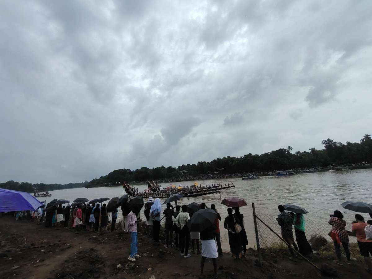 Liareb10's tweet photo. Aranmula Vallamkali 2k23🤩✨ https://t.co/bjHCjRWq4o