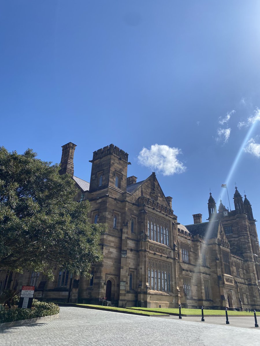 TheraBees's tweet image. Such a beautiful place to teach. @Sydney_Uni  Thanks @LissBEE_CPSP for the opportunity to talk to the UG #slp2b about professional issues and todays hot topic- ‘Negotiating Contracts’