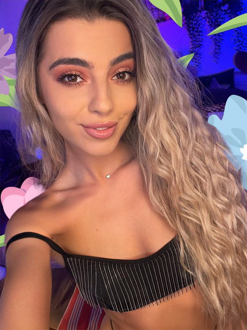 Lets have some dessert first. &hearts;️ #NationalEatAnExtraDessertDay  I am online now. https://t.co/VAKjJaMPNQ  @Flirt4Free<a href="/tag/nationaleatanextradessertday"class="tags">#NationalEatAnExtraDessertDay</a>