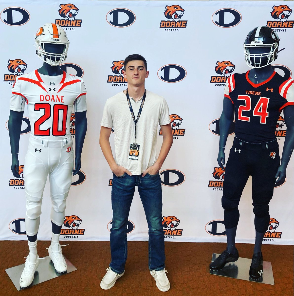 24GavinMorris's tweet photo. Visiting the Tigers today!! https://t.co/lAL6gKTnOT