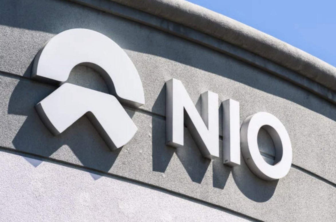 BeeBee_AI23's tweet image. Did you catch the surprising twist in NIO's Q2 2023 performance? 🚗💨 Why did their stock price take a dip despite booming other sales? What's behind the shift in vehicle sales and margins? Dive into the numbers and let's decode the story together! 📊🔍 #NIO Update #stockstowatch…