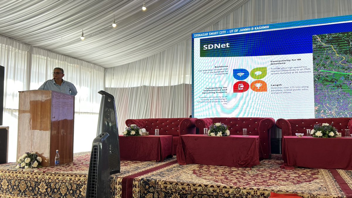 sclsrinagar's tweet photo. #JKDigitalWeek2023 inaugurated by Worthy Chief Secretary J&K at #SrinagarSqaure Lal Chowk today. @sclsrinagar has pioneered a number of Digital initiatives like the ICCC, ITMS, SDNet and ATCS.
All services shall be integrated on #MySrinagar app. https://t.co/a9ZIybFG8J