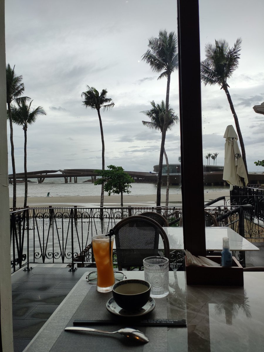 satanangel717's tweet photo. Better be alone rather than with wrong accompanies!
Cheers to the 15th Anniversary Of My Happy Solitude Life 💃🥂🍽️
#SunsetTown #KissBridge
10B FreenBecky Celebration
#FreenBeckyTiktok10BViews https://t.co/VnhFHioTHo