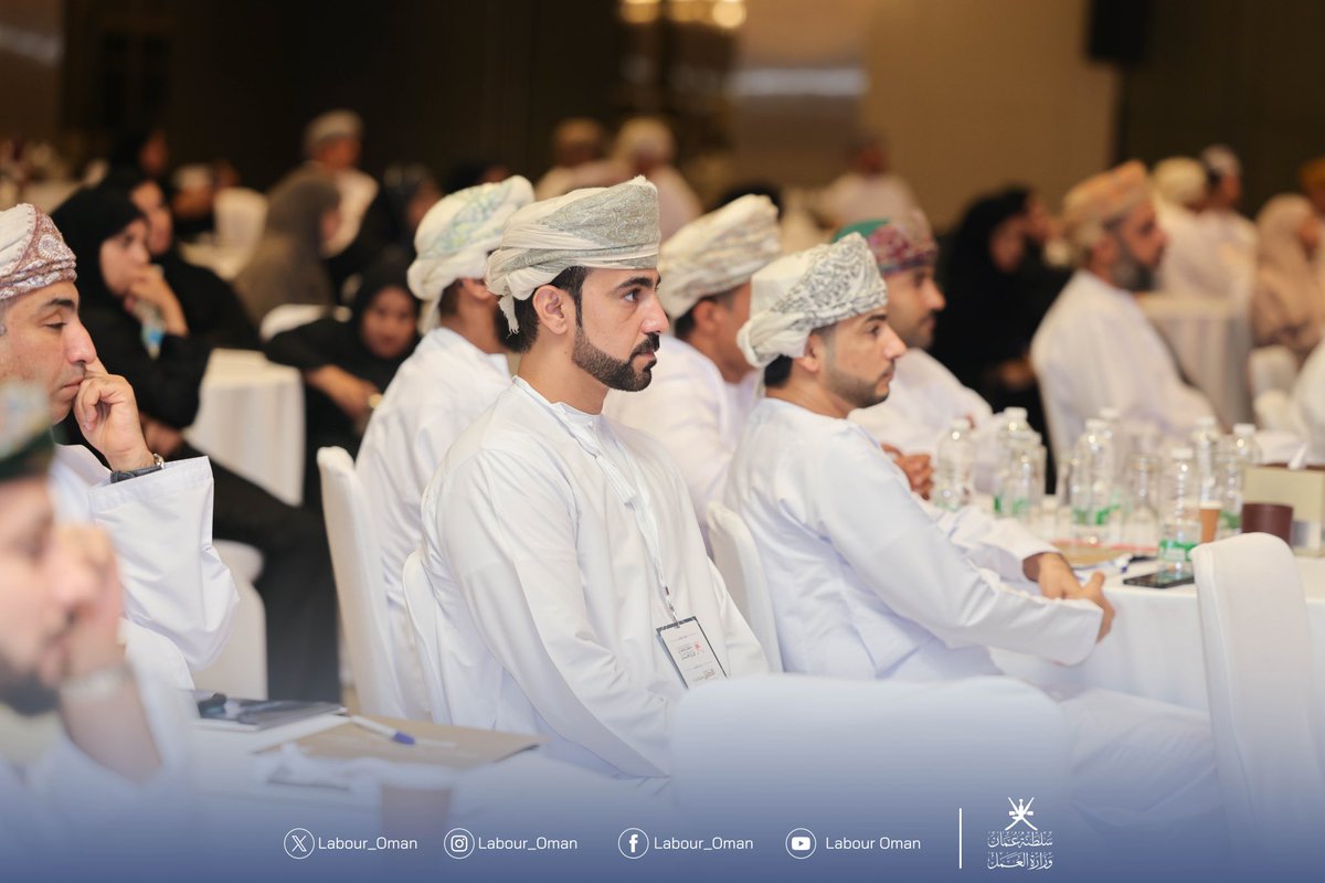 Labour_OMAN's tweet photo. استمرار أعمال #مؤتمر_بناء_القدرات_وإدارة_المواهب.

مديرة مشروع المنظومة الدكتورة زمزم اللمكية تقدم نظرة شاملة حول أهداف وهيكل المنظومة واستراتيجيات تعزز الإبداع والكفاءة.

#قدرات 
#وزارة_العمل https://t.co/2EuHF0Acxy