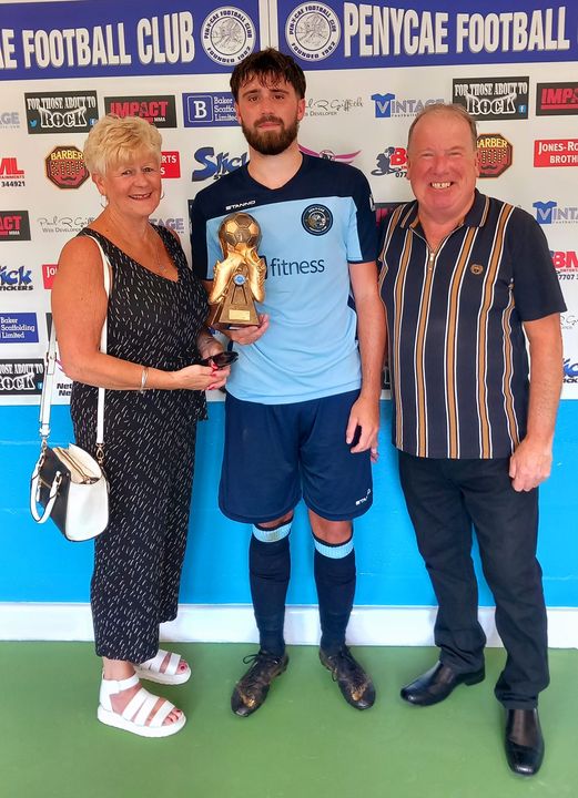 Penycae Fc 0 v <a href="/LlanrhaeadrYMFC/">CPD Llanrhaeadr FC 🏴󠁧󠁢󠁷󠁬󠁳󠁿</a> 0

𝗠𝗔𝗡 𝗢𝗙 𝗧𝗛𝗘 𝗠𝗔𝗧𝗖𝗛  
Congratulations to 𝐓𝐨𝐦 𝐄𝐝𝐰𝐚𝐫𝐝𝐬 who was chosen as man of the match by Ian and Bethan who were guests of our Matchday sponsor 𝐒𝐭𝐞𝐩𝐡𝐞𝐧 𝐆𝐫𝐢𝐟𝐟𝐢𝐭𝐡𝐬 

More Details: 👇👇
facebook.com/penycae.fc/pos…