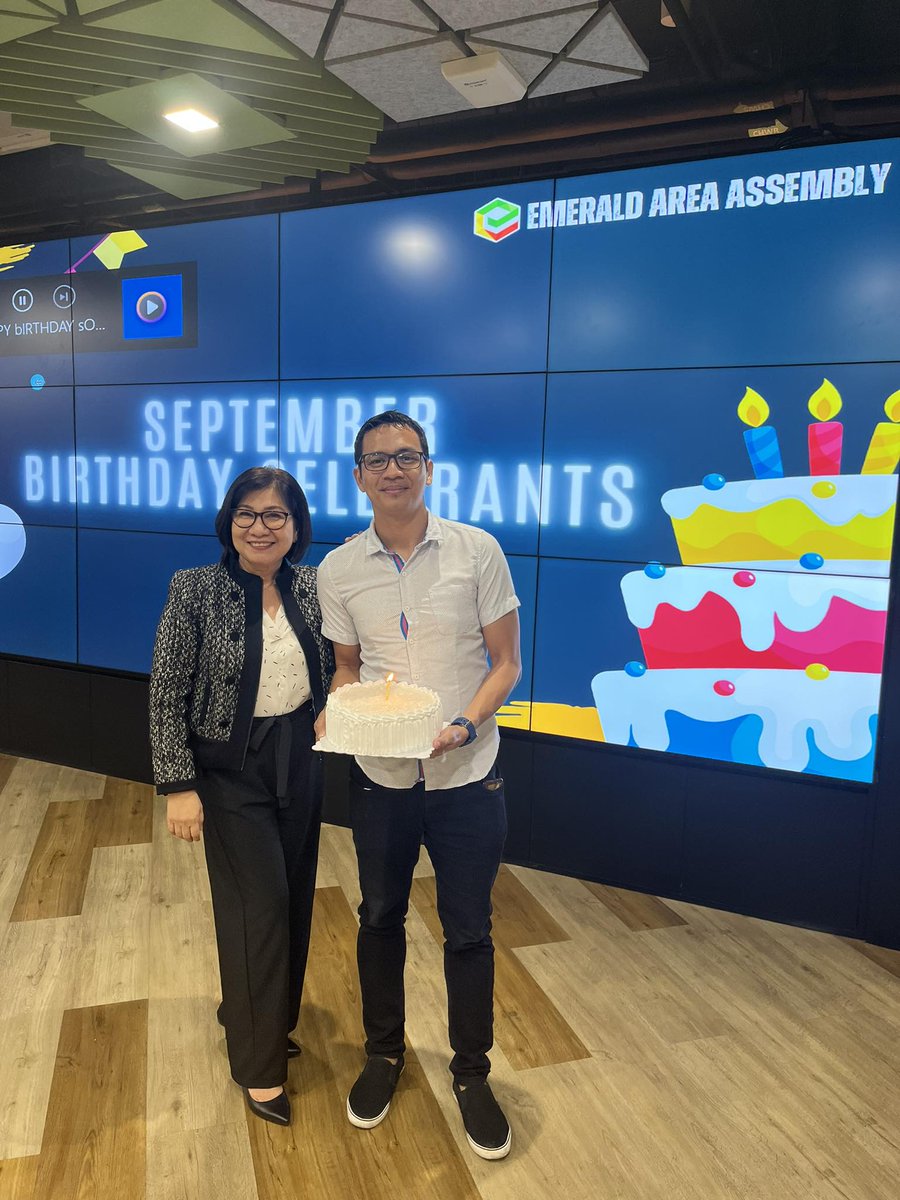 jonnie_cabatbat's tweet photo. Kicking off brand new month/week with full of learnings and inspiration plus advance birthday celebration to fire up BERmonths. I really love my job.🥰😍
#LifeOfAFinancialAdvisor
#ManFromThePru https://t.co/A4UqDBbock