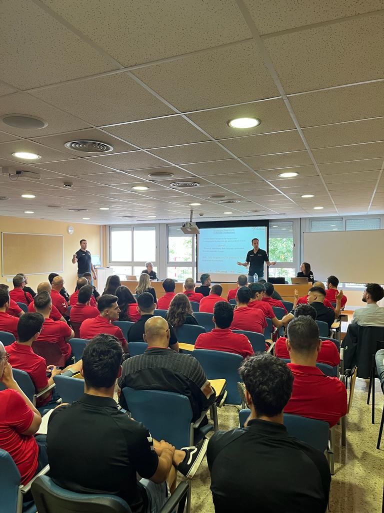 FCHArbitres's tweet image. 🔝Èxit absolut de l'stage d'inici de temporada del col.lectiu arbitral, amb una assistència de 183 àrbitres!

👏 Volem agrair a l'Ajuntament de Granollers la seva col·laboració amb el CCA per fer-ho possible.

#HandbolCatalà