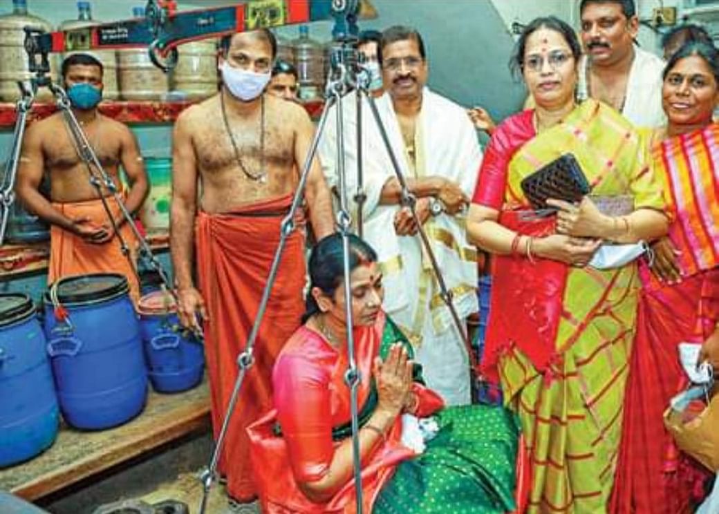 Sara950000's tweet photo. இந்த சுன்னியதான் நாங்களும் கேட்கிறோம் முதலில் அந்த நாய் அம்மாக்கிட்ட இருந்து ஆரம்பிக்கிடடும் https://t.co/aXRqODmjUG
