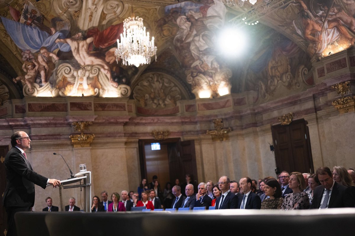 a_schallenberg's tweet photo. Unsere Botschafter:innen sind Österreichs Augen &amp; Ohren in der Welt und unsere Interessensvertreter:innen vor Ort. Einmal pro Jahr kommen alle in Wien zusammen, denn nichts geht über den persönlichen Austausch.

Herzlich Willkommen zur Botschafter:innen Konferenz 2023!

#BOKO2023 https://t.co/3NMTGgZd0Q