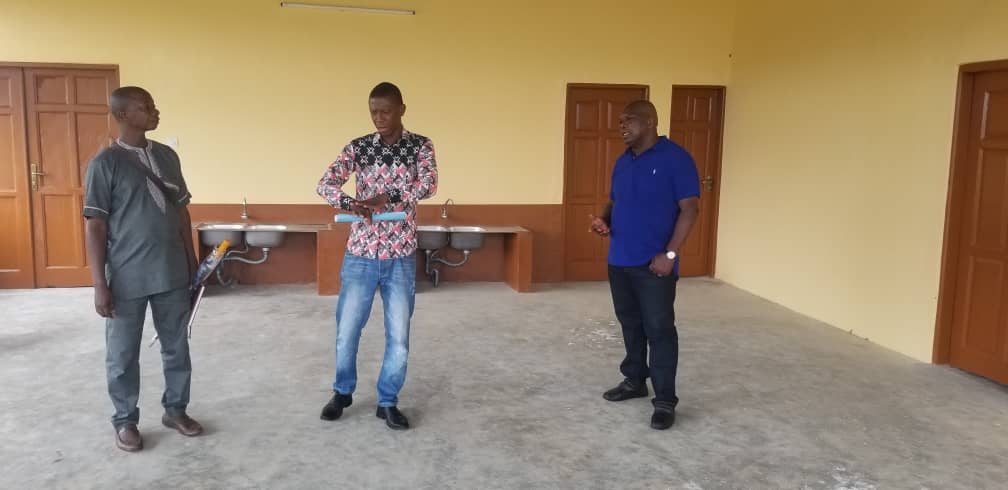 communeave1's tweet photo. AVE 1/Projet de construction d'une aire de stationnement au marché d'Assahoun

Le maire de la Commune AVE 1, Monsieur Kodjo Alexandre AZIABU, a fait ce samedi 2 septembre, une sensibilisation au marché d'Assahoun à l'endroit des femmes et hommes commerçants qui y exercent https://t.co/vzUynnMNcX