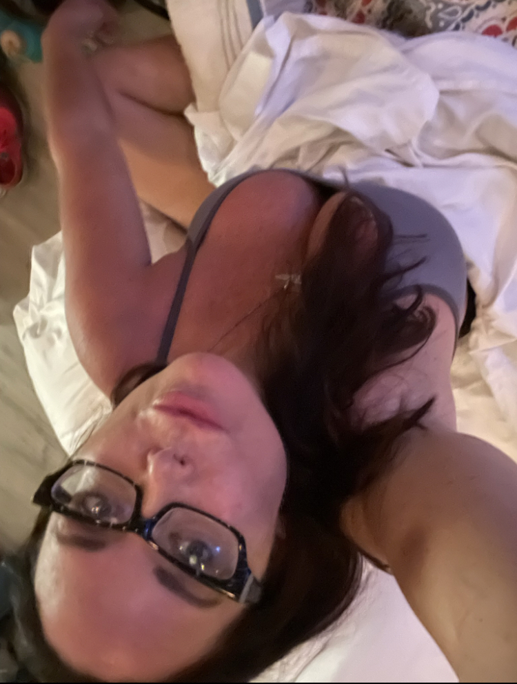 sextpanther.com/Christina-Cart… Just chilling here in bed. Want to play? Im on SP waiting 😈