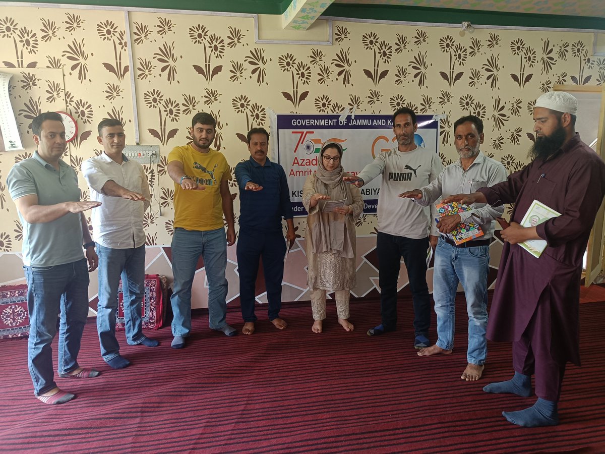MaqboolRafia's tweet photo. Pledge for Bhrashtachar Mukt J&amp;K  at Kisan Sampark Abhiyan at Tulmulla B
#saynotocorruption
@dcganderbal @DirSHDK @dsho https://t.co/IK0srw1nhB