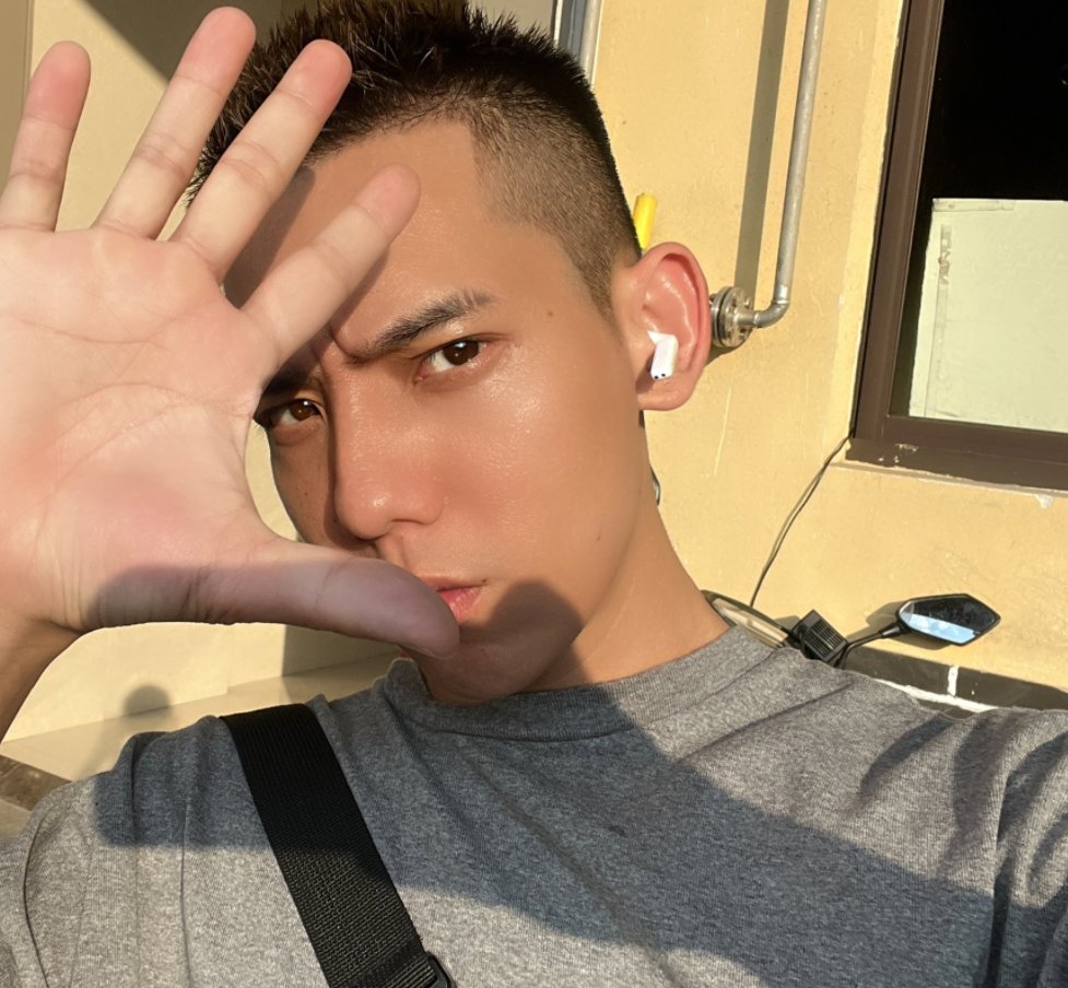 LocaCam's tweet photo. 今天是个好日子  我的大鸡巴憋了好久...... 有小骚逼今天跟我共度良宵吗？ 我草的你明天喉咙都是哑的 让你享受一天做我老婆的快乐 想一起过节的骚逼私我😎 https://t.co/Dryawf9od2