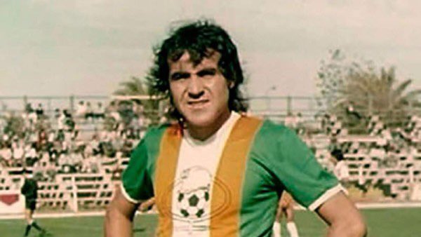 fakefutt's tweet photo. Fue un impostor que se hizo pasar por futbolista profesional durante 20 años sin jugar un solo partido. Se aprovechó de su físico, su carisma y sus contactos para engañar a varios clubes de Brasil y del mundo, como el Botafogo, el Flamengo, el Puebla o el Gazélec Ajaccio. https://t.co/fdWfhepdqz