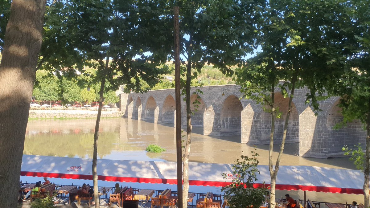 Varmi Diyarbakır da aktiv dul bayan ihtiyacı sexi olan bir zahmet yazsin özelden