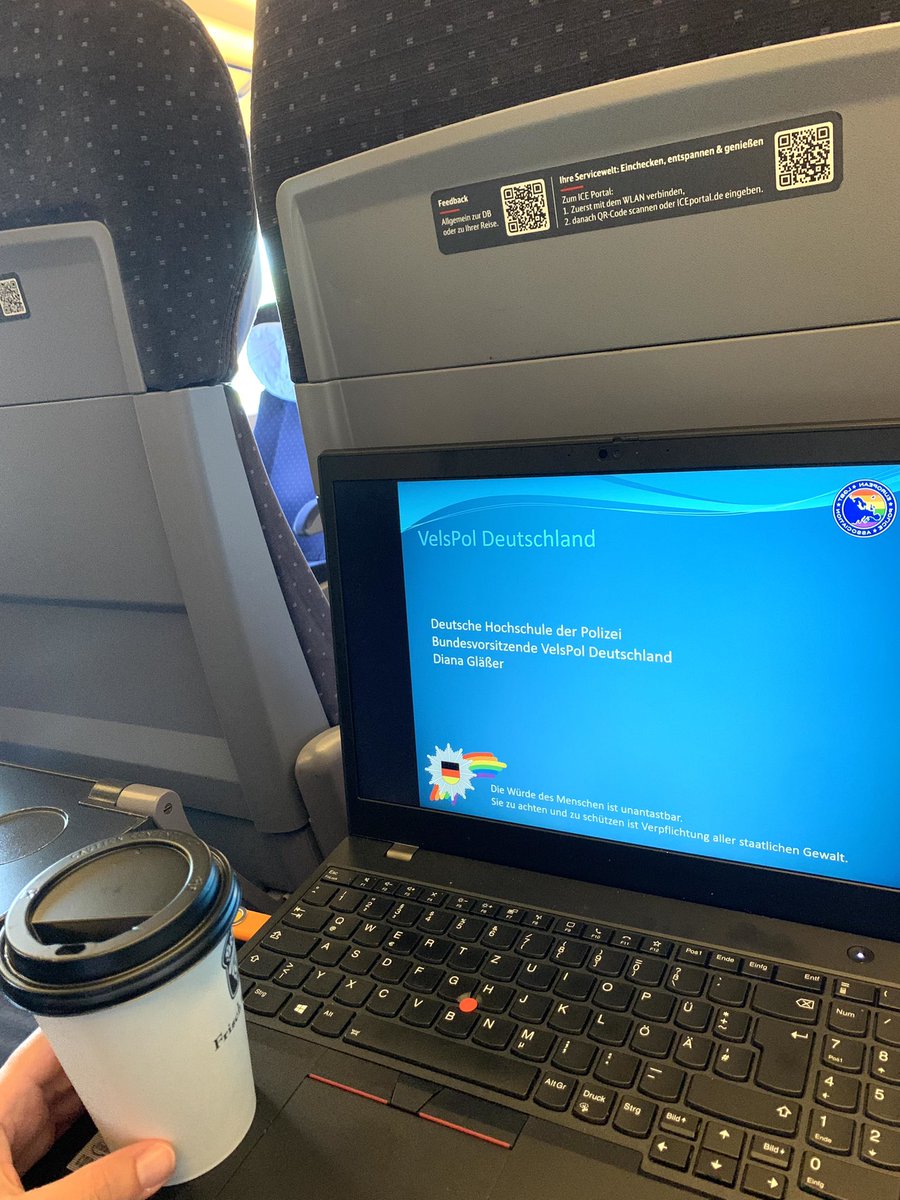 LSBTIQ*-(k)ein Thema für die Polizei?!
Mit einem großen Portfolio über LSBTIQ* im Gepäck geht’s heute zur deutschen Hochschule der Polizei. Queersensibilität ist ein Teil des Diversity Managements für Masterstudierende bei der Polizei.