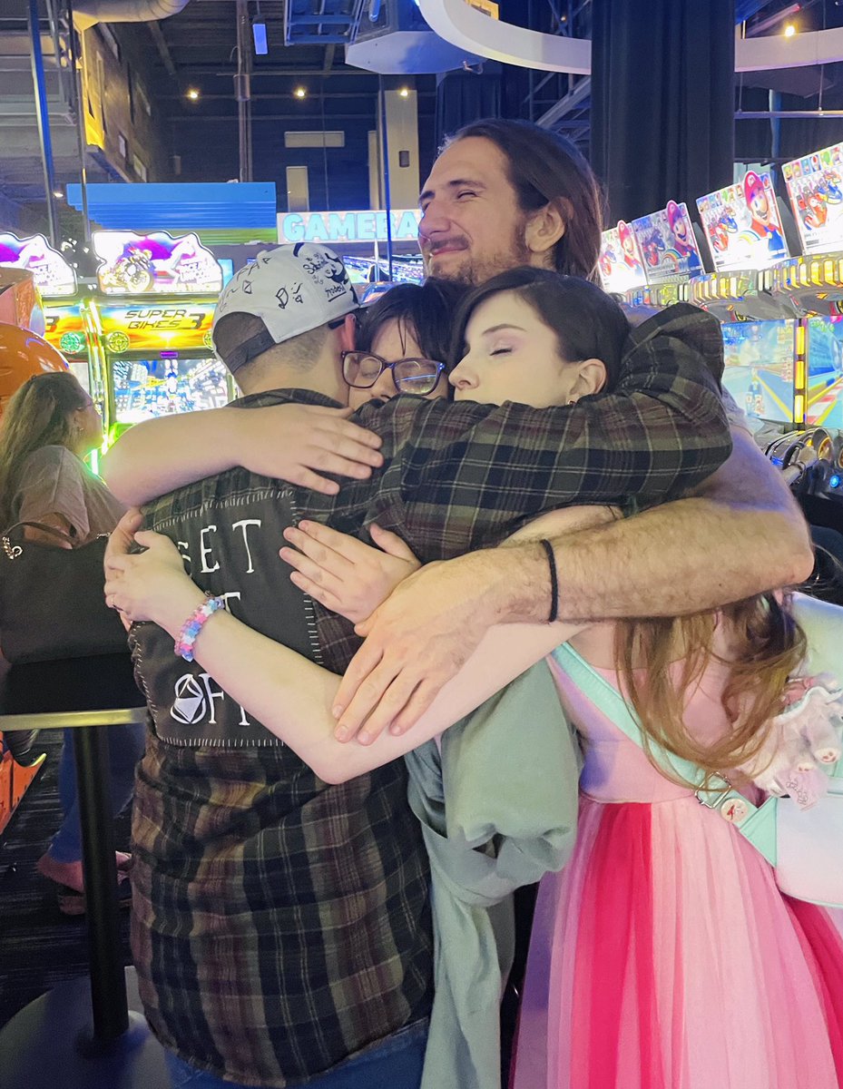 SabrinaTwyla's tweet photo. Day 3 has come to a close 😭🫶💖 The @ProjEdensGarden and the amazing @WeebyNewz (We love you so much!🥹) I thank you for a WONDERFUL 2023 @SanJapan! It’s one for the books, for SURE and so much more to come from it! (Pics, vids & more!) #edensgardengame #sanjapan2023 #TRE4SURE https://t.co/fyses5NiqV