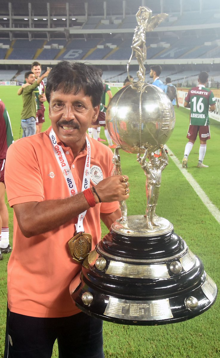 RoyBastab's tweet photo. Champion 🏆
#DurandCup2023 
#MohunBaganSG 
#JoyMohunBagan 💚❤️ https://t.co/4vMrtYLXr7