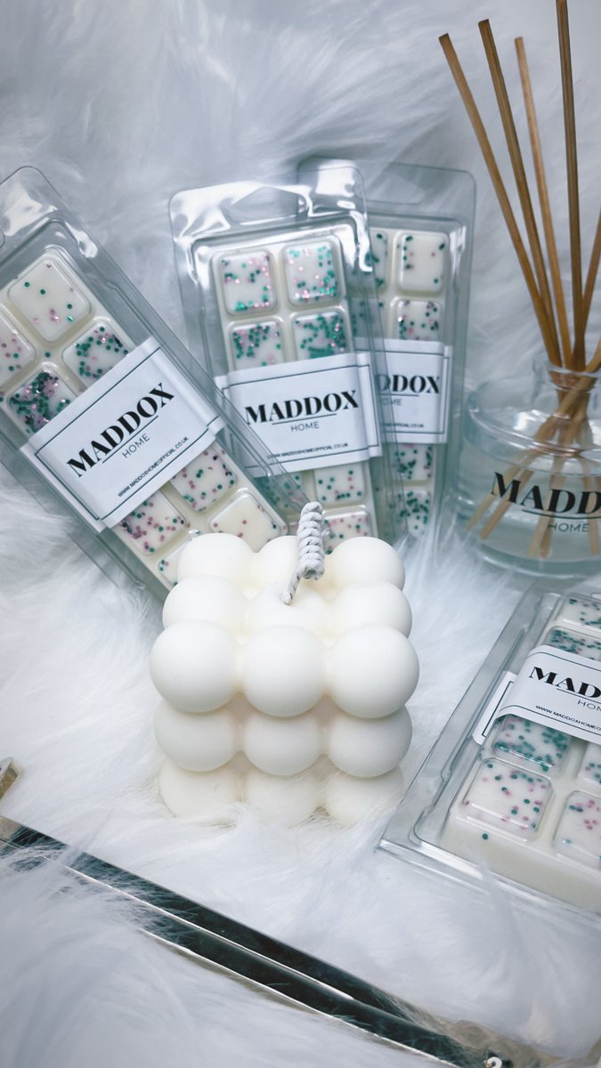 MaddoxHome's tweet photo. Watermelon Fragrance Wax Melt 

A fresh fruity watermelon accord blending notes of peach, strawberry, lime and melon with a floral watery feel with gentle cyclamen accompanied by a suggestion of coconut.

.
. #waxmelts #waxmeltaddict #homefragrance #waxmeltsofinstagram #smallbusi https://t.co/bbnnkE0ZSY
