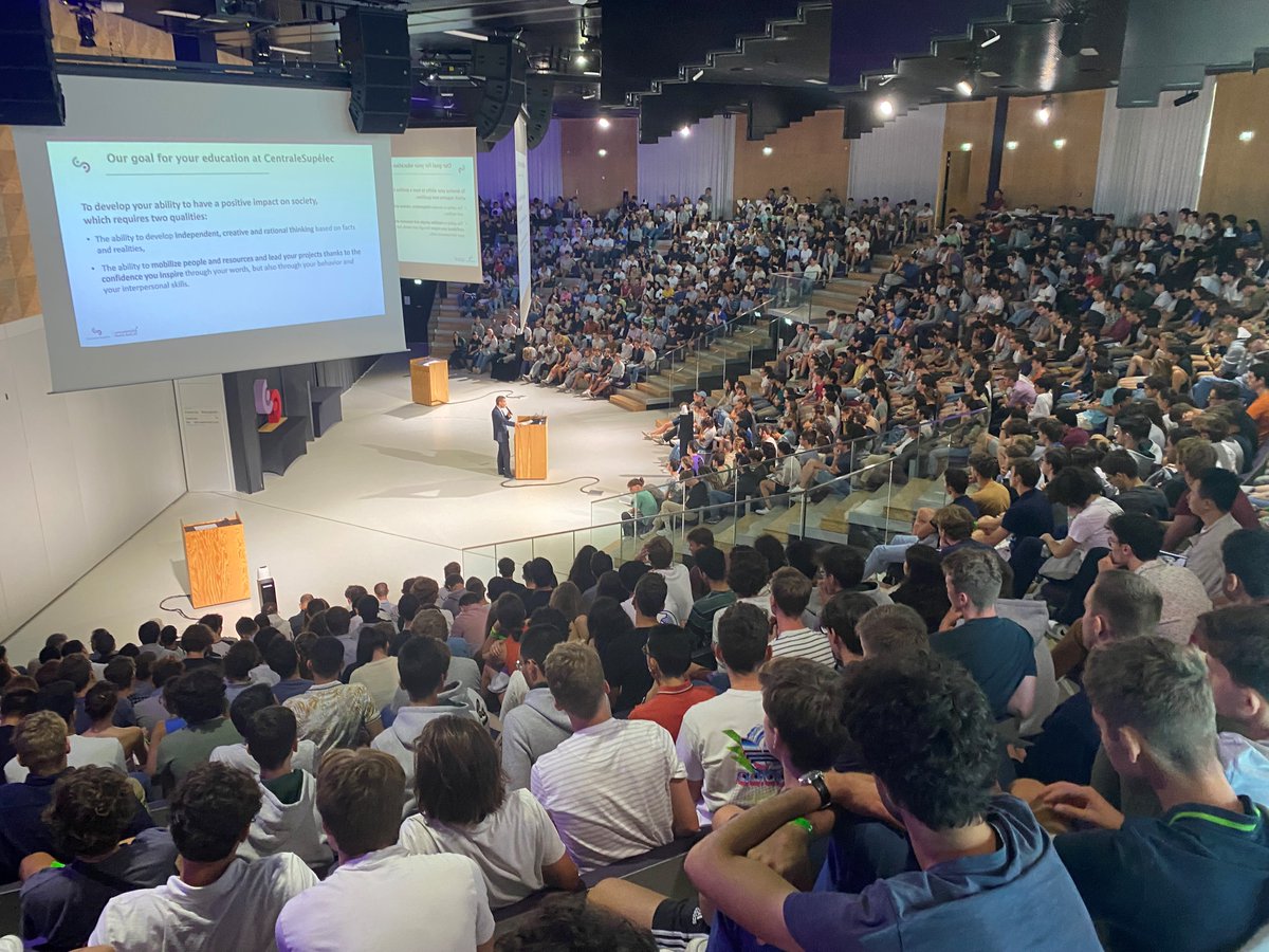 [RENTRÉE]

Bienvenue à la nouvelle promo d'élèves-ingénieur(e)s de 1ère année !

Accueillie ce matin par le directeur de l'École, Romain Soubeyran