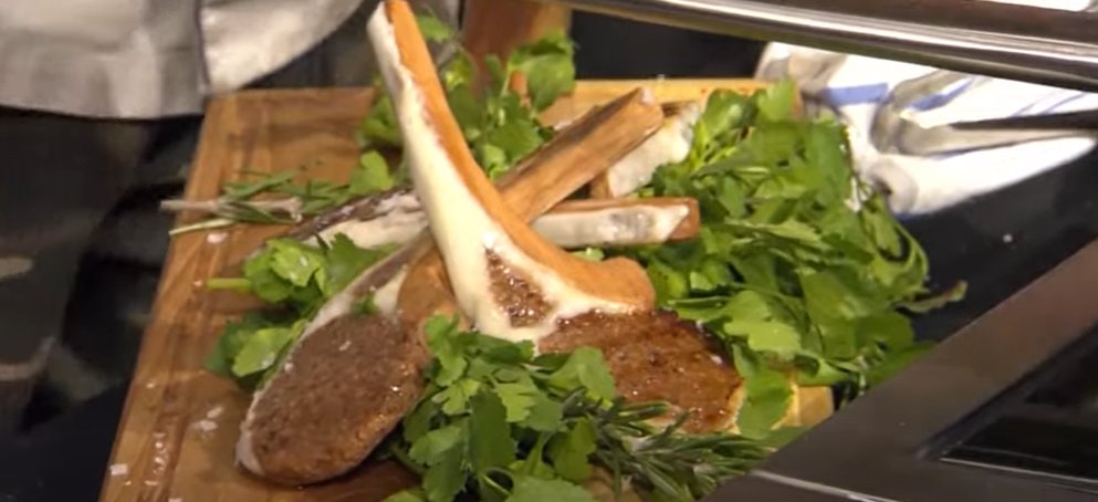Lamb chops - fat and bone made out of plants
#foodtech #food #plantbased 
youtube.com/watch?v=zWwVPf…