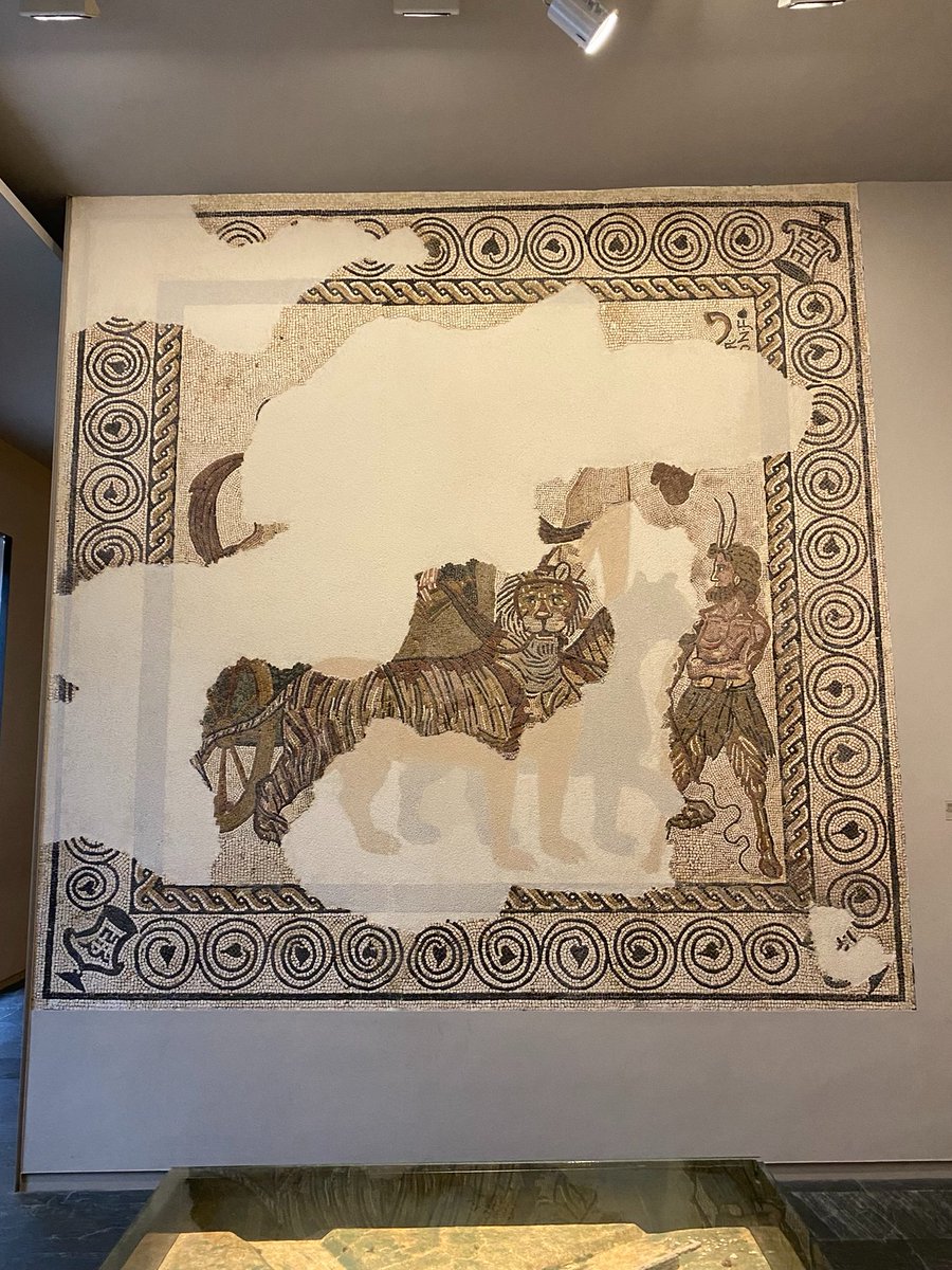 ICAC_cat's tweet photo. El #MosaicMonday d'avui és el "Mosaico del triunfo de Baco."(s. I-II dC), exposat al #MuseodeNavarra i procedent de la ciutat romana d'#Andelos (Mendigorria, #Navarra).
#Sabiesque aquest motiu era molt habitual trobar-lo a mosaics d'Àfrica i d'Hispania?
#somCERCA @iCERCA https://t.co/CNknq9otpH