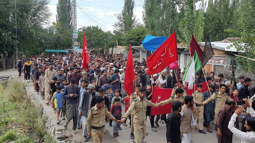 JafariaTV1's tweet photo. 🔴 شگر
اتوار کے روز سکردو کے ساتھ گلگت بلتستان بھر کے دوسرے علاقوں میں امام زمانہ عج کی شان میں گستاخی کیخلاف احتجاجی مظاہرے کئے گئے ۔ زیر نظر تصویر شگر کی تاریخ میں سب سے بڑے احتجاجی عوامی اجتماع کی ہیں 

#ArrestQaziNisar #یکم_ربیع_اول_اسلام_آباد #اربعین2023 https://t.co/U7PMePER0s