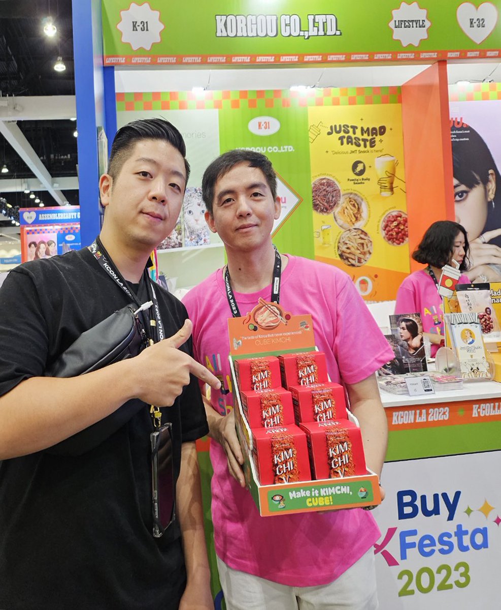 kor_gou's tweet photo. At our booth, we delivered K-Culture and hosted events for everyone to enjoy.
Visiting the KorGou booth of YouTuber '영알남YAN' was also an unforgettable moment. You can also check out a more detailed KCON LA review in our video.
Please look forward to it!
#KorgouKconLA #korgou https://t.co/VvX4wDRDI7