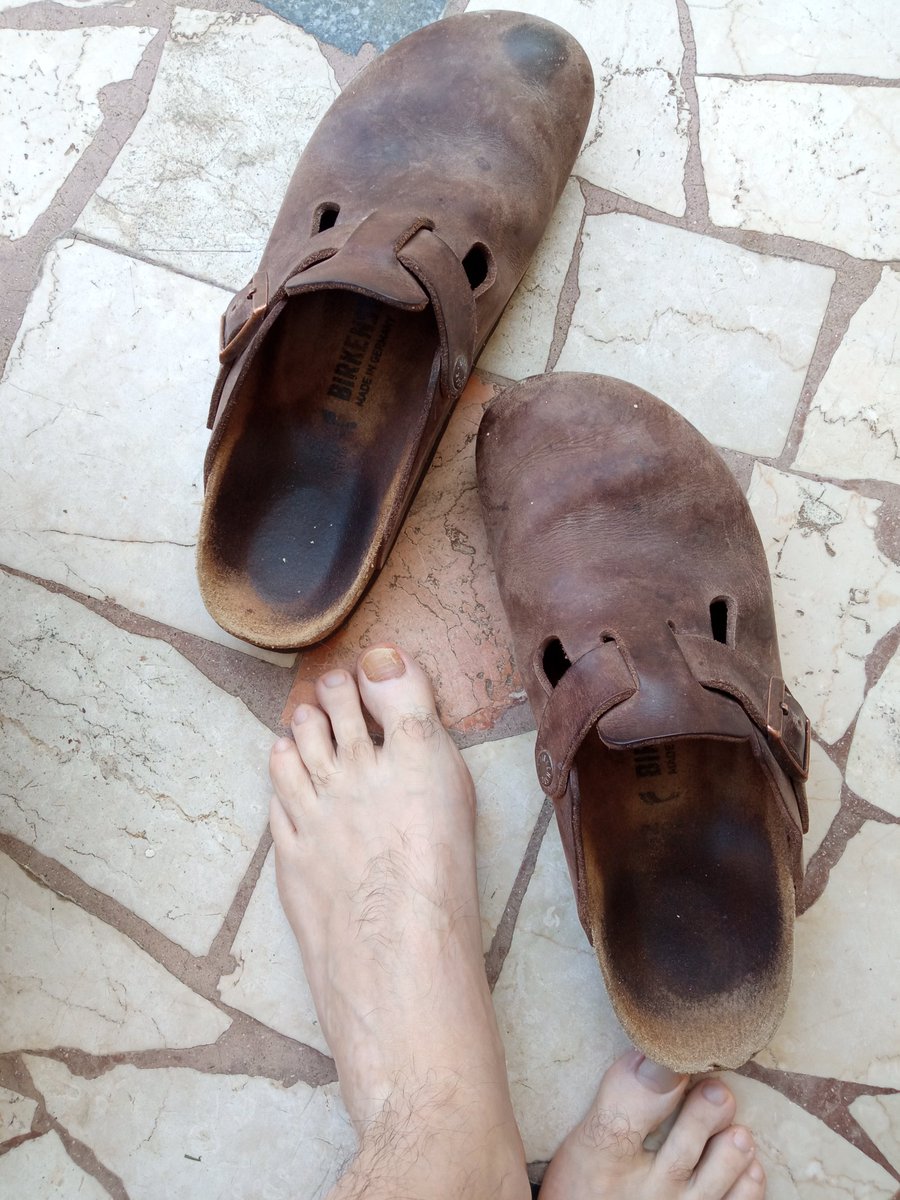 FeetPark's tweet photo. Buongiorno dalle mie luride Birkenstock

#feetfethish #feet_lover #feet #sweatfeet #feettaste https://t.co/o48LqpQkN5