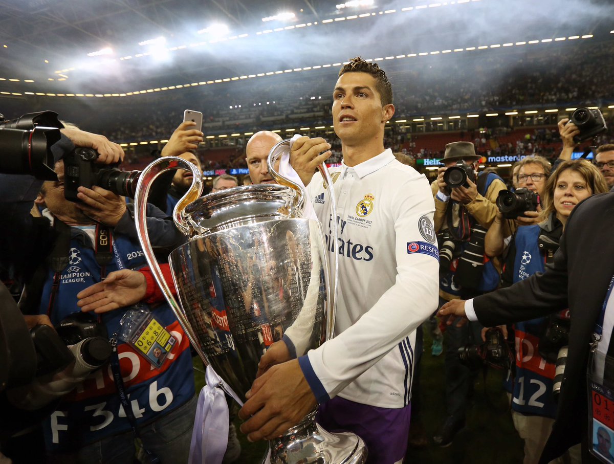 _BeFootball's tweet photo. Q : « Est-ce que tu échangerais tes (5) Ligues des Champions contre une Coupe du Monde ? »

Cristiano Ronaldo : « Non. »

Détecteur de mensonge : « Vérité ✅ » https://t.co/QMFgHcUh8Y
