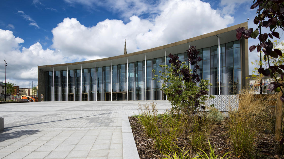 Does ‘Good Work’ provide an answer to Lancashire’s challenges?

Dr Adrian Wright looks at the future work challenges for #Lancashire, drawing on recent research by the Institute for Research into Organisations, Work and Employment. <a href="/iROWEUCLAN/">iROWE</a> 

ow.ly/hgiB50OvBFn