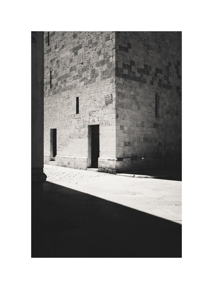 Conversano
© Filippo Cristallo
filippocristallo.com

#Metafisica
#ArteBiancoENero
#Conversano
#FotografiaArtistica
#EspressioneArtistica
#ScattiInBiancoENero
#RiflessioniVisive
#BellezzaSurreale
#PugliaCreativa
#VisioniMetafisiche