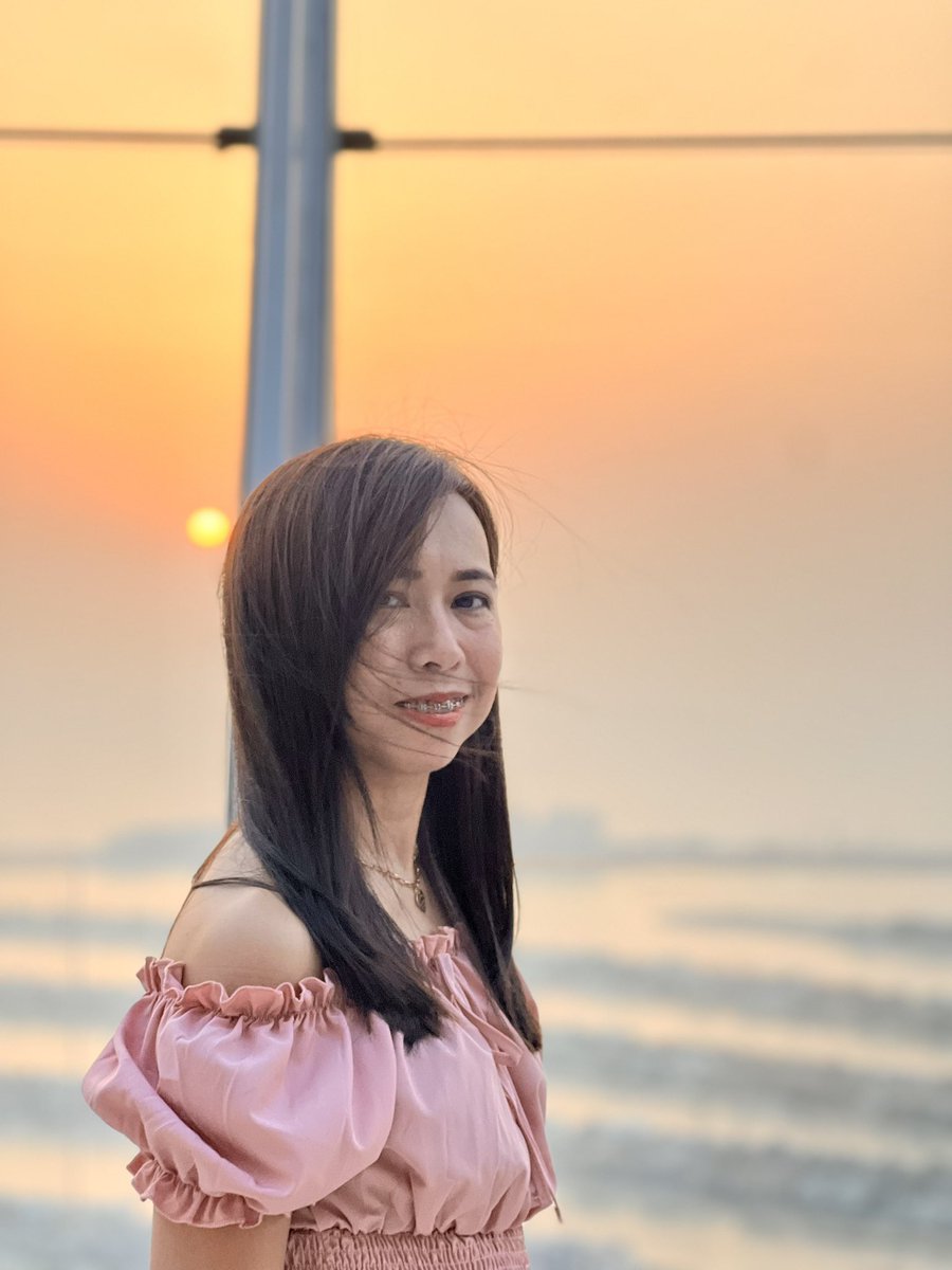 chingdyrella's tweet photo. Beautiful sunset at #TheViewPalm 😍🌅

#sunset #Dubai #PalmJumeirah https://t.co/J5MPTp4XQE