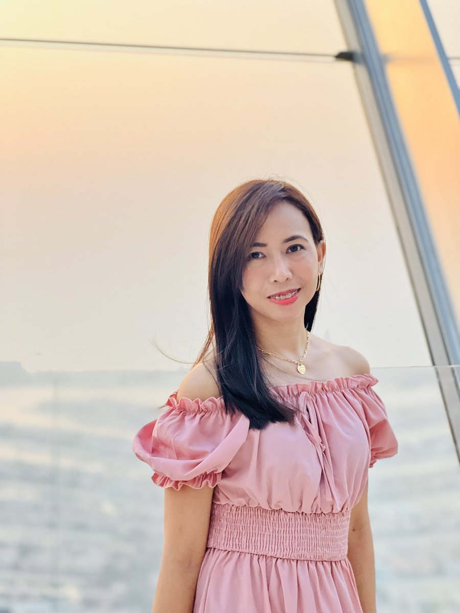 chingdyrella's tweet photo. Beautiful sunset at #TheViewPalm 😍🌅

#sunset #Dubai #PalmJumeirah https://t.co/J5MPTp4XQE