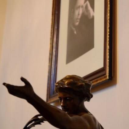 PatrimoniuRO's tweet photo. To honor the memory and contribution of the most important Romanian musician, George Enescu (1881 – 1955), on 2nd of September 1956, in Bucharest, the "George Enescu" Museum was inaugurated inside the Cantacuzino Palace.

 📸George Enescu National Museum https://t.co/aEgqWszRiq