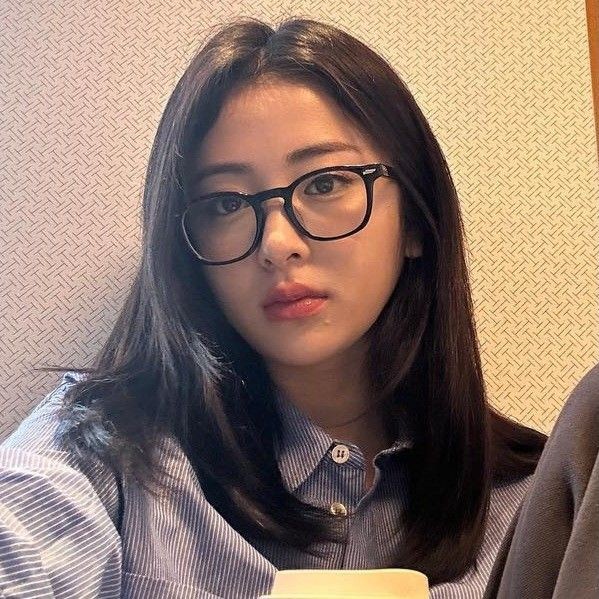 Hii, I'm Icay!!
｡⋆୨୧˚

• Filo, she/her, minor
• Not new to #stantwt / #kpoptwt and looking for interactive moots 
• engene, bunnies, fearnot, midzy, once, army, dive
•  Any fandom is welcome

♡ / ↻ to be moots (pls spread!!) thank you so much