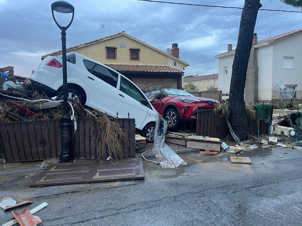 alesreda's tweet photo. Así amanece El Álamo al sur de Madrid tras el paso de la dana, pero eh, super exagerada y fuera de lugar las alertas de protección civil. #DANA https://t.co/8i3Esu7hy2