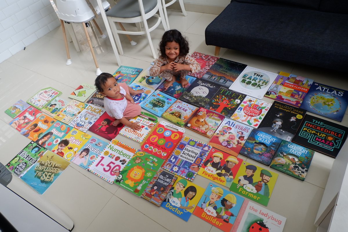 dianings_'s tweet photo. Terimakasih banyak @bbwbooks_id udah menemani perjalanan dunia literasi anak2ku dari mereka masih dalam perut sampe sekarang bisa milih sendiri buku2 yg mau dibaca dan dibeli. Sampai jumpa di bbw selanjutnya! #barbukbbw2023 https://t.co/jPg1WWmdn4